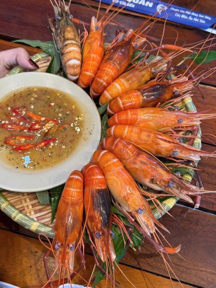Tôm tại Vựa Cua Đăng Quân